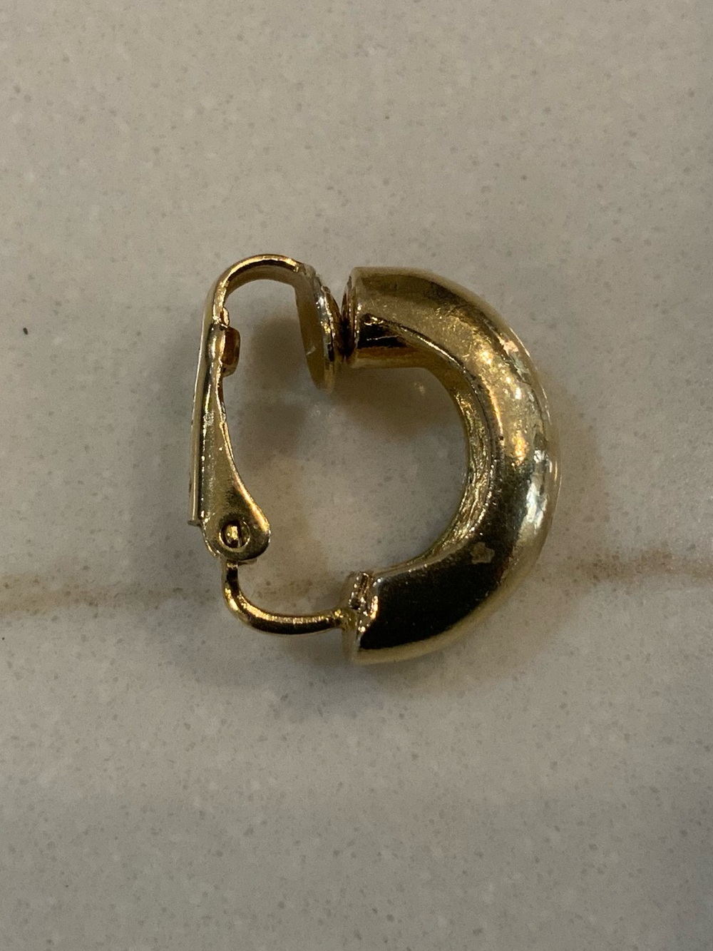 CHRISTIAN DIOR Chr. Dior Gold Tone Clip-On Hoop Single Earring